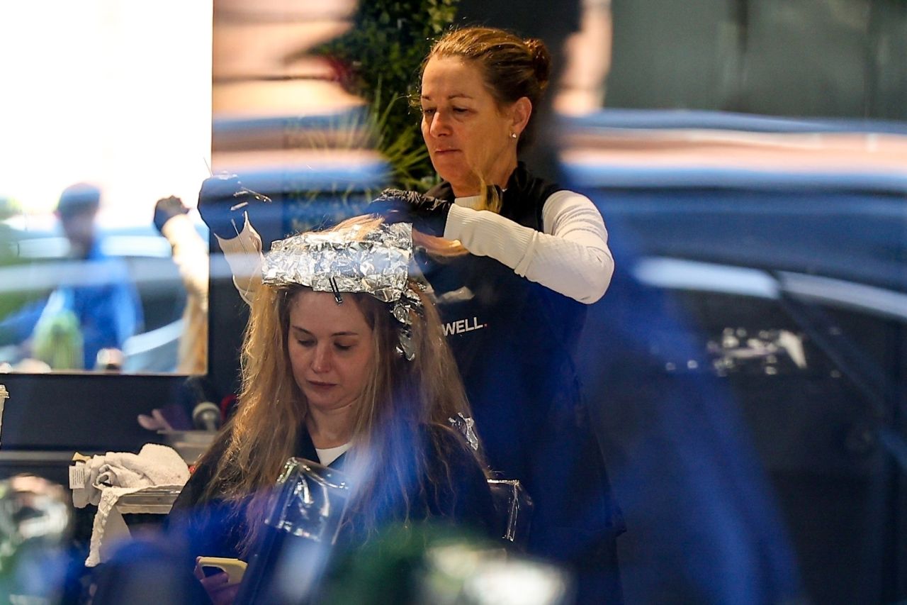JENNIFER LAWRENCE AT A HAIR SALON IN LOS ANGELES2